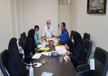 اولین کمیته فنی قانونی مدیریت غذا و دارو در حوزه صدور و تمدید پروانه های بهداشتی، شناسه کارگاهی و مسئولین فنی برگزار شد